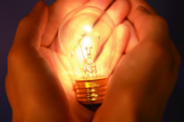 una lampadina che da luce
